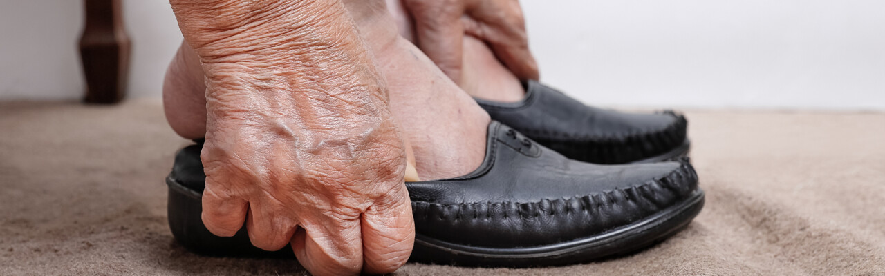 Shoes for store alzheimer's patients